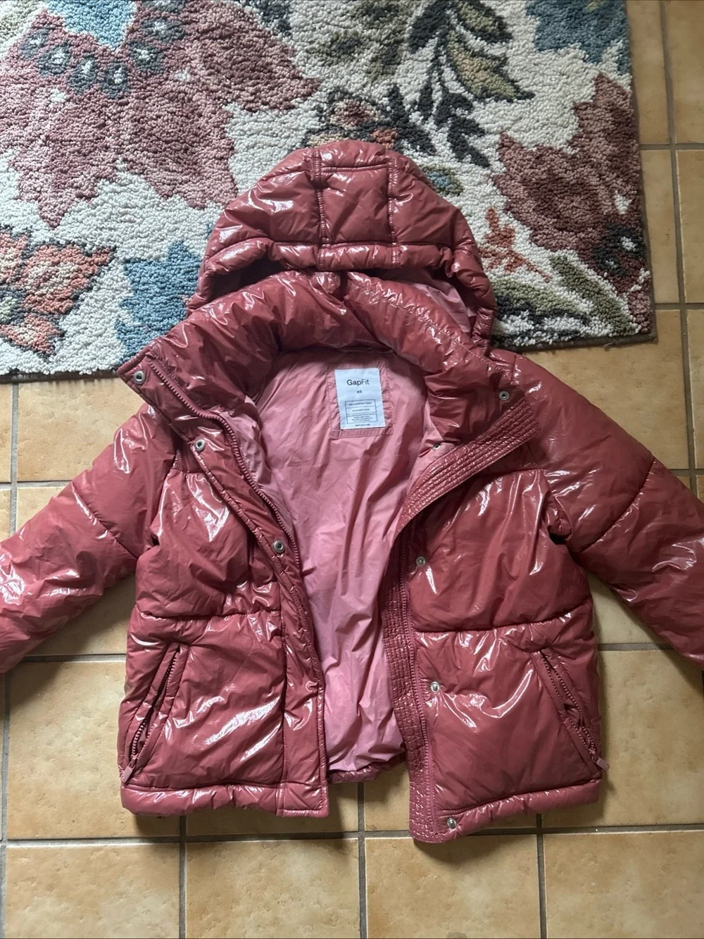 GAP glossy puffer